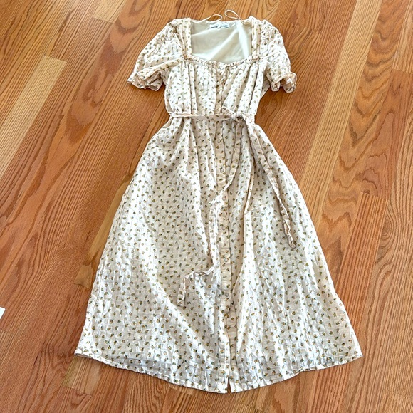 Floral Midi Dress with Short Puff Sleeves - Picture 2 of 10